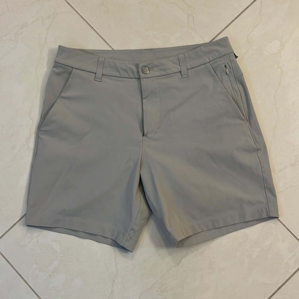 lululemon commission shorts 7” size 31 khaki/tan